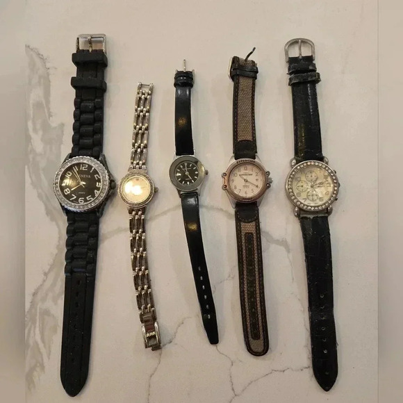 Vintage Watch Lot Bundle Of Five Assorted Brands Womens - Picture 1 of 7